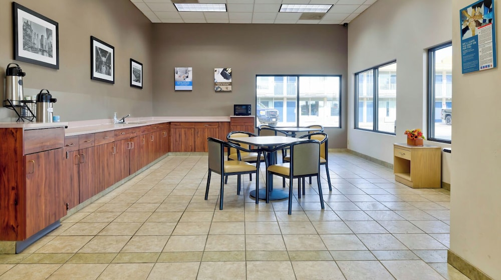Studio6 Effingham, IL 29/38