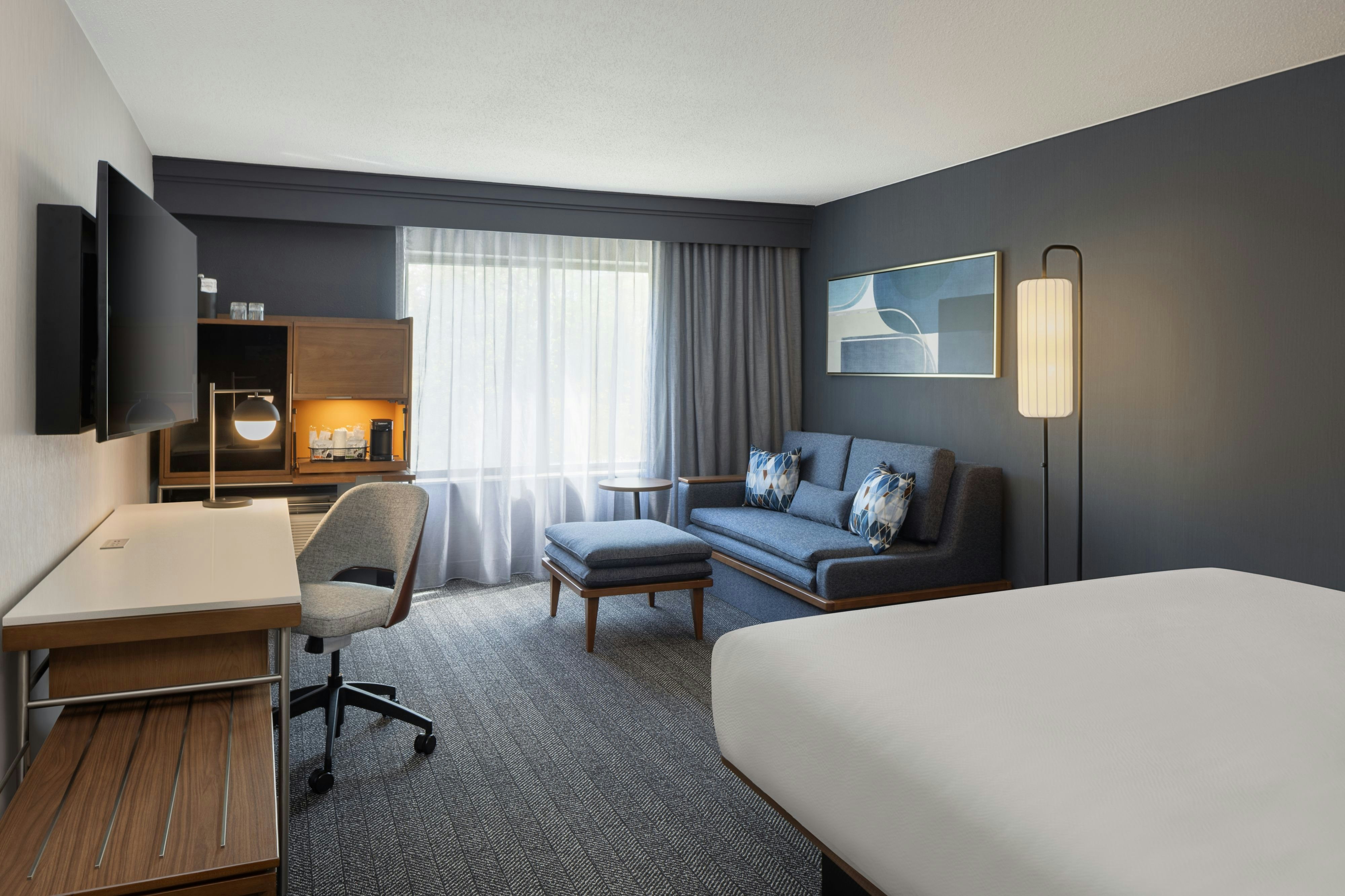 Courtyard By Marriott Traverse City 9/47