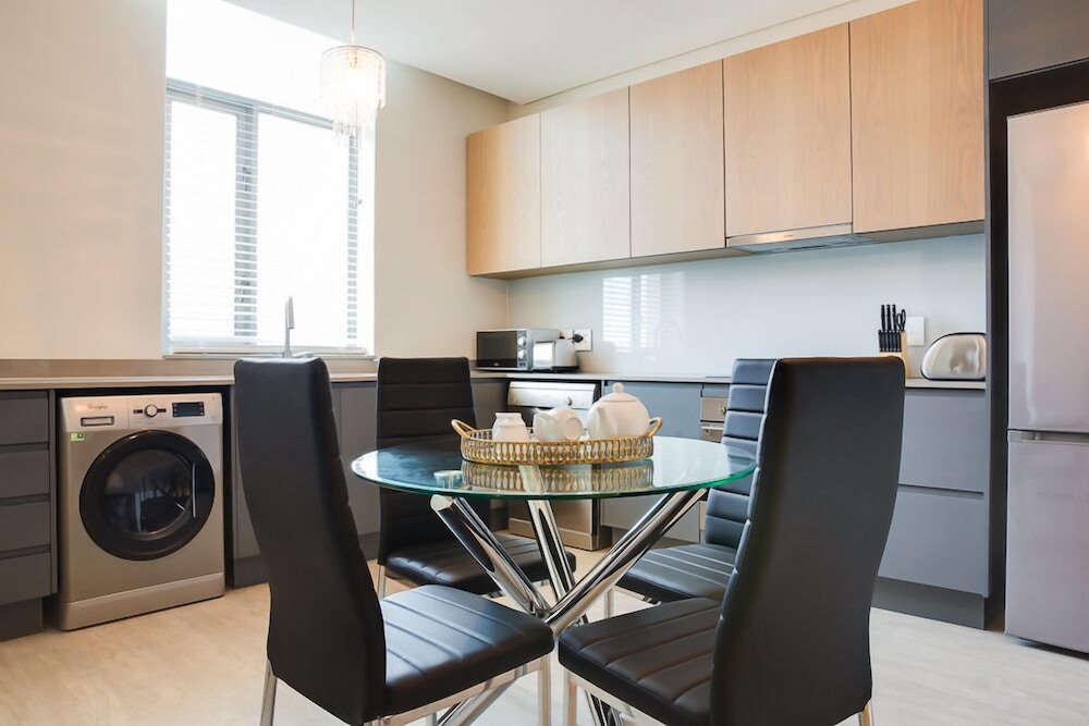 Axis Luxury Apartments 17/25