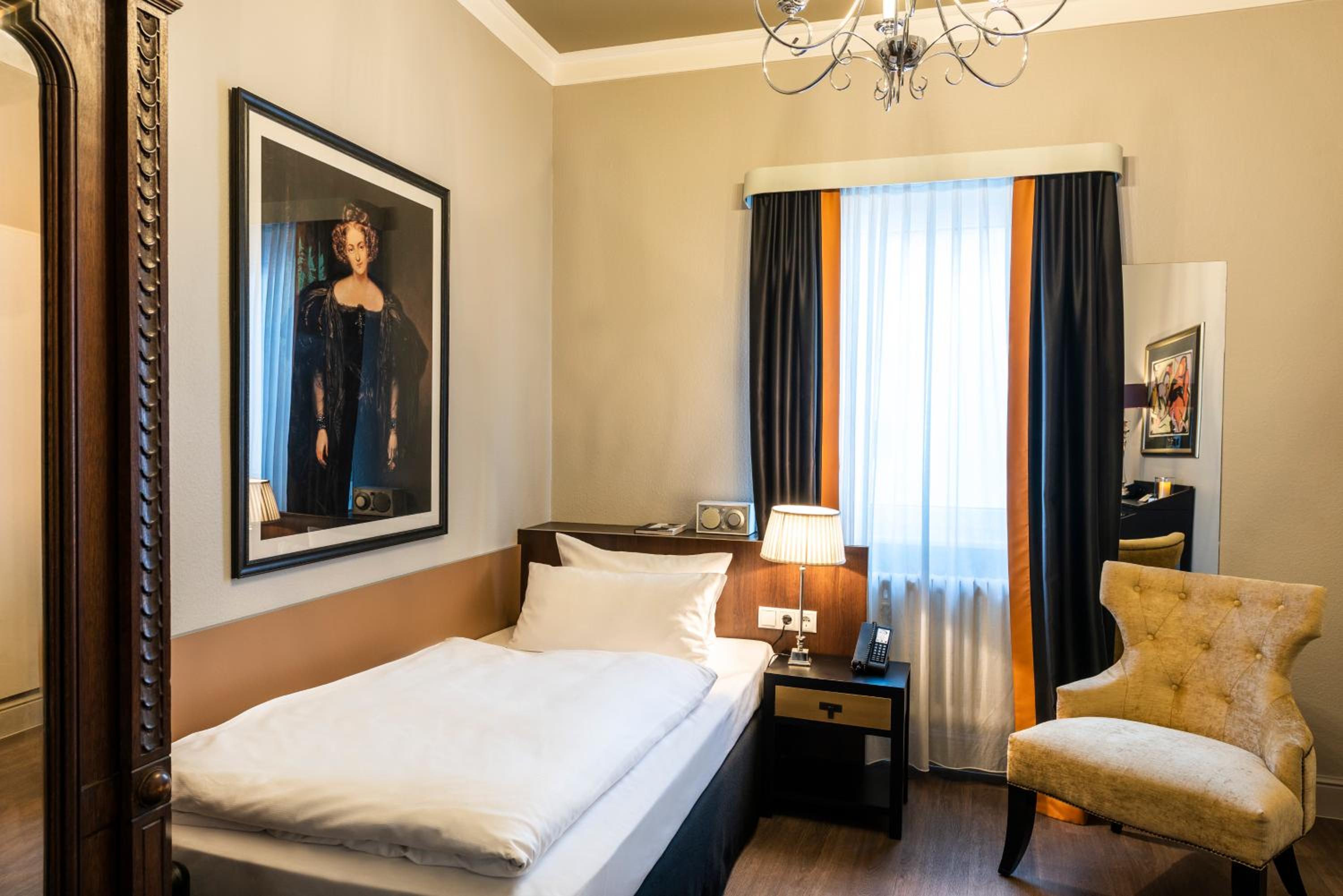 Comfort, Single, Hotel Wurzburger Hof 7/20