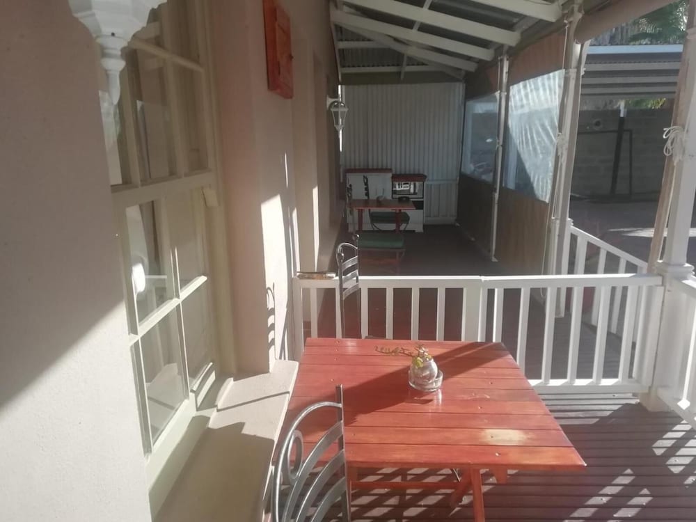Housemartin Guest Lodge 26/46