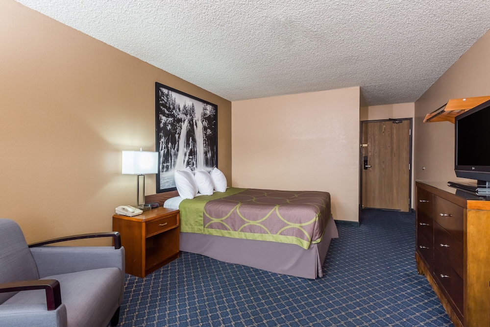 Super 8 By Wyndham Arcata 15/31