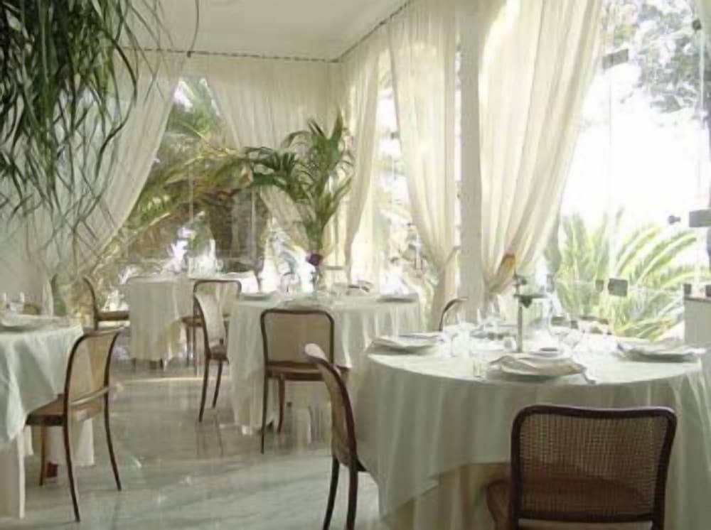 Grand Hotel De Rose 39/65