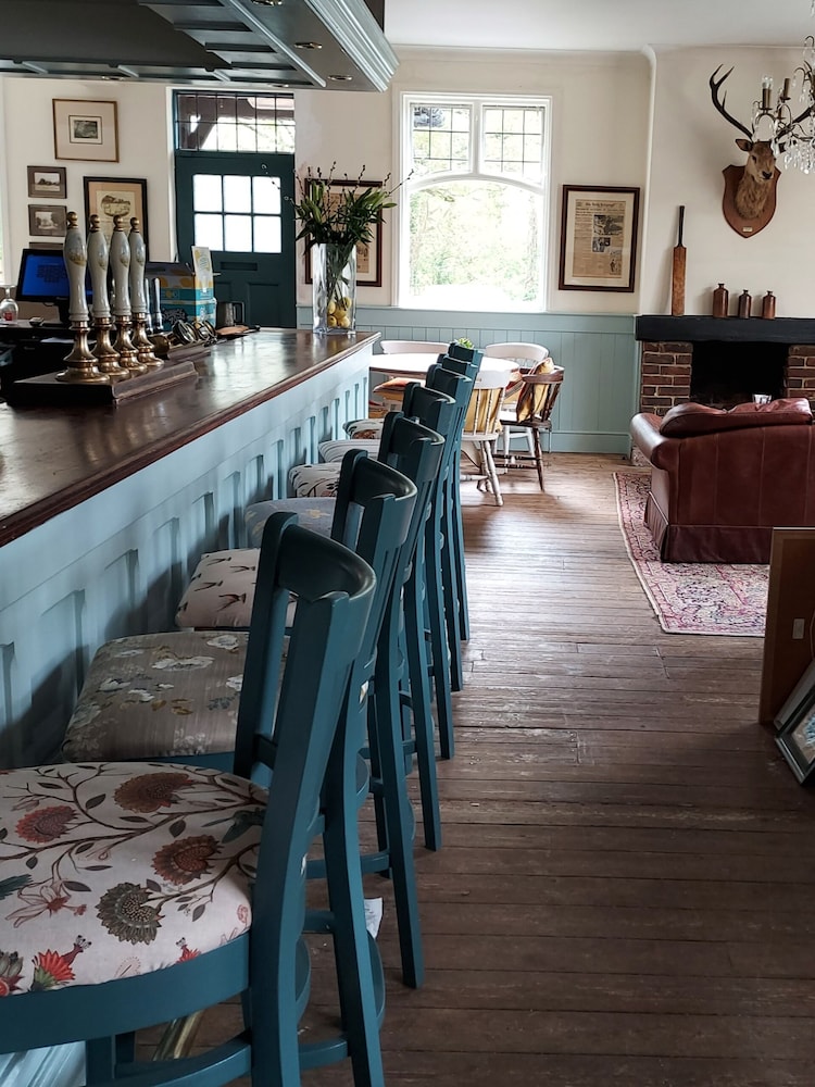 The Cricketers Inn 36/42