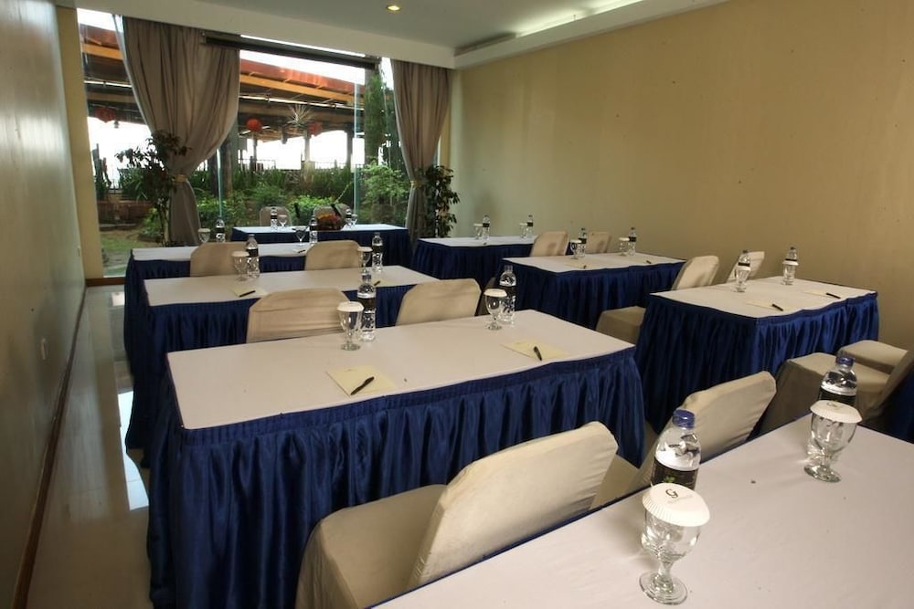 Makassar Golden Hotel 36/46