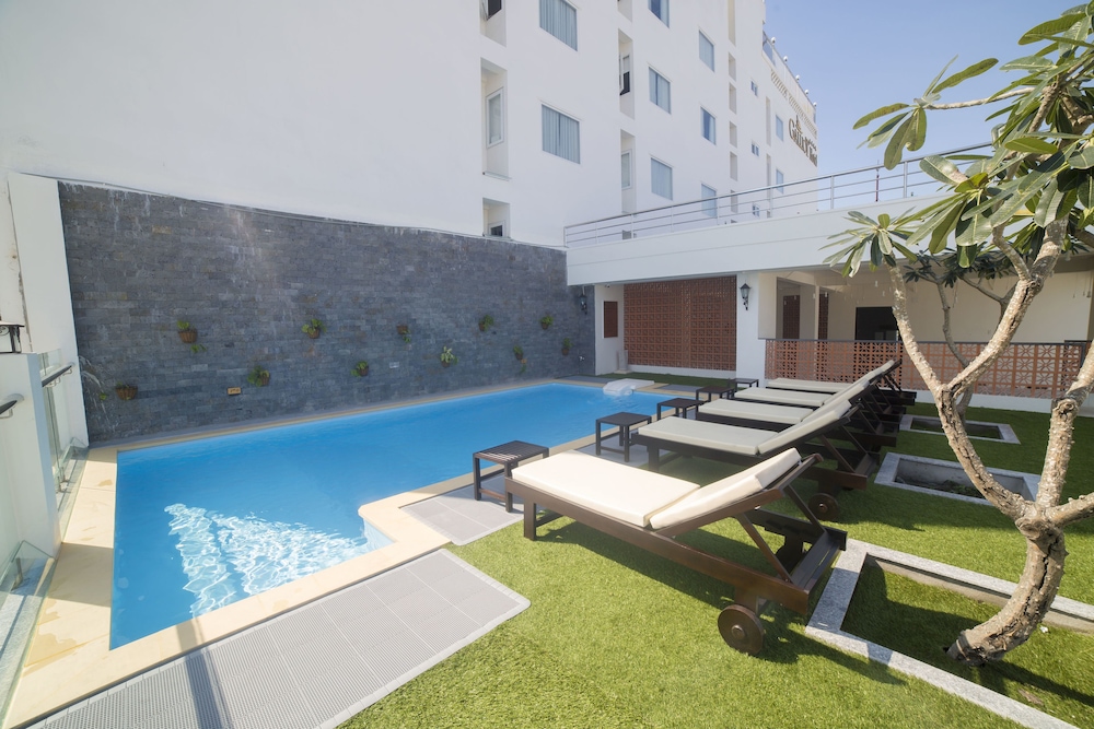 Edele Hotel 5/67