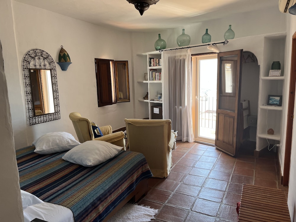 Deluxe, King Bed, Mountain View