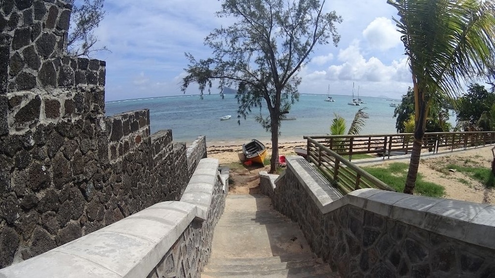 Allamanda Studios And Apartments 31/44