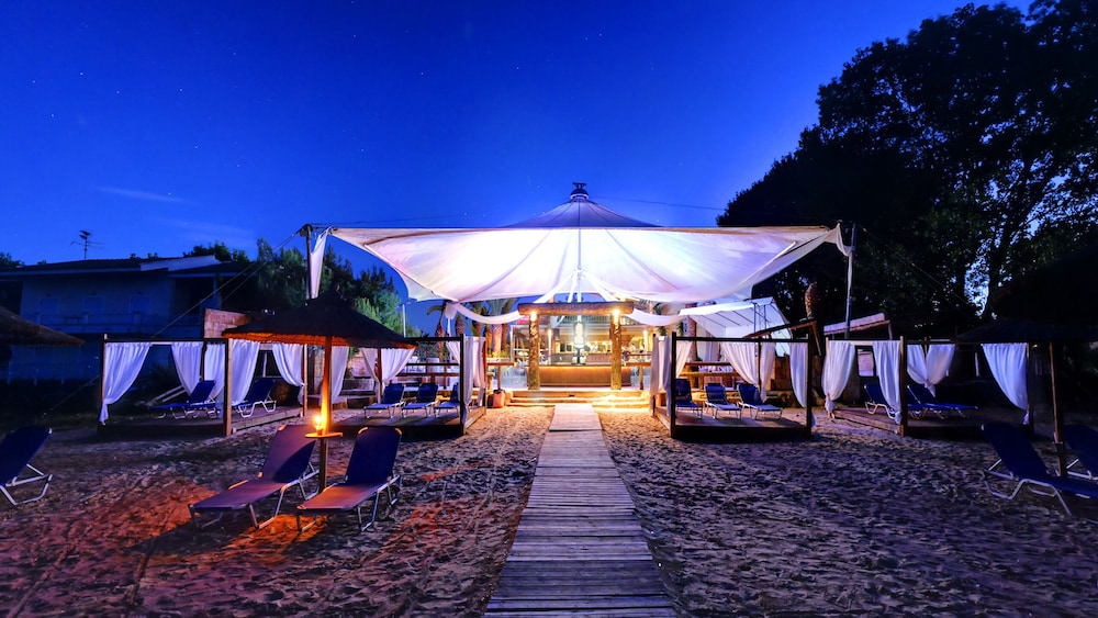 Island Beach Resort And Annex Adults Only 9/81