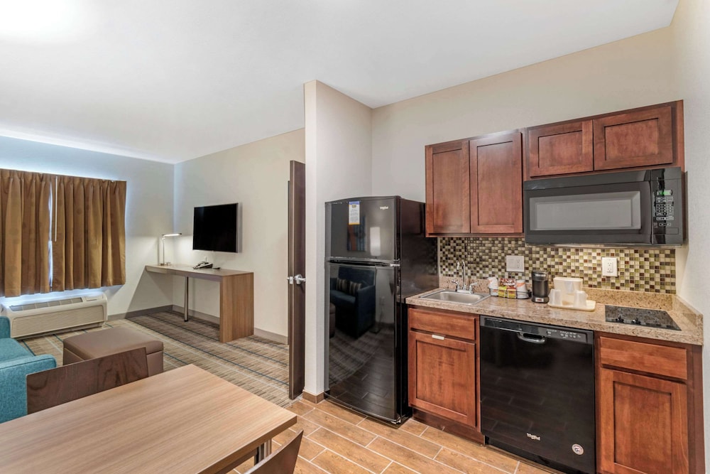 MainStay Suites Denver International Airport 19/44