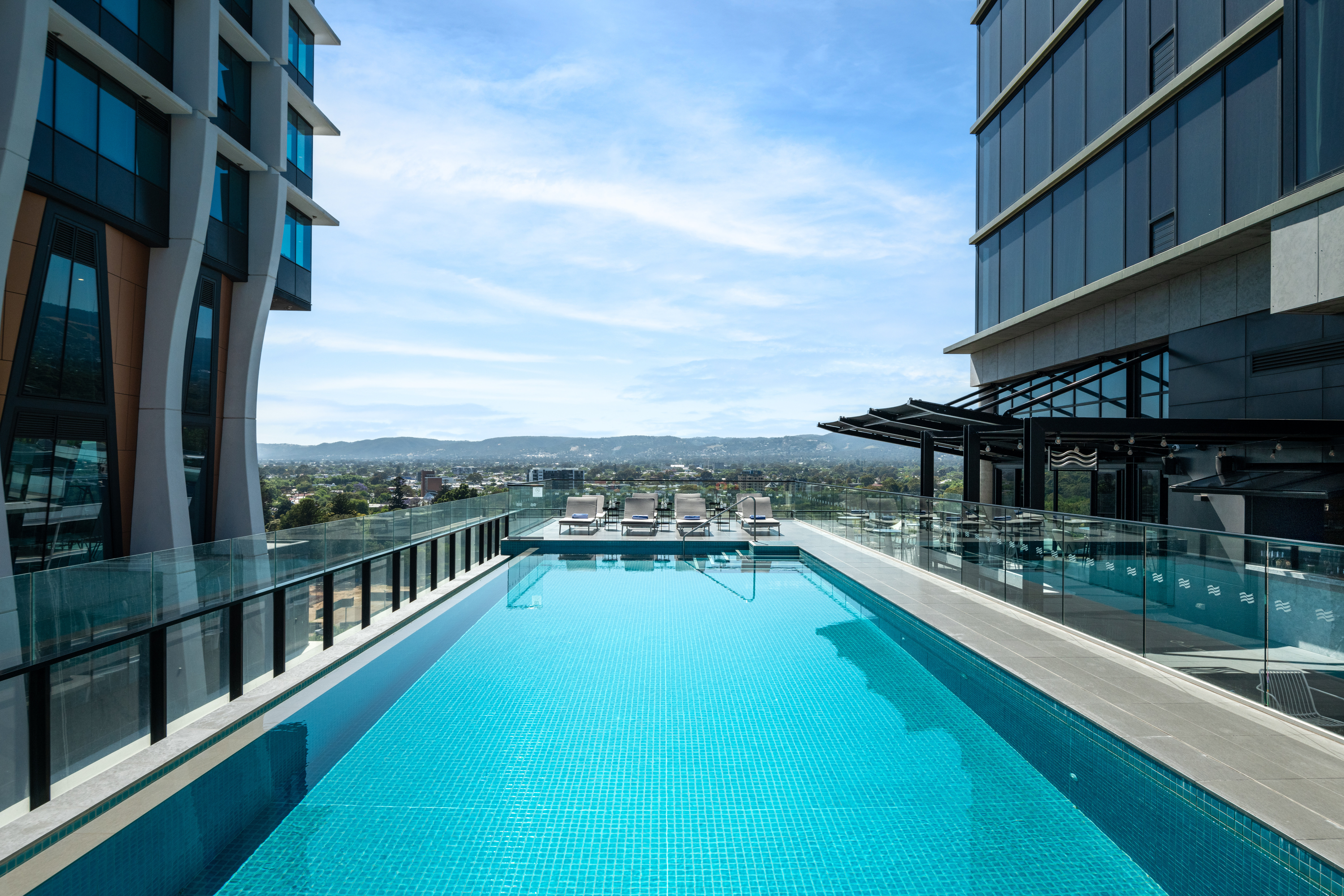 Crowne Plaza Adelaide 78/81