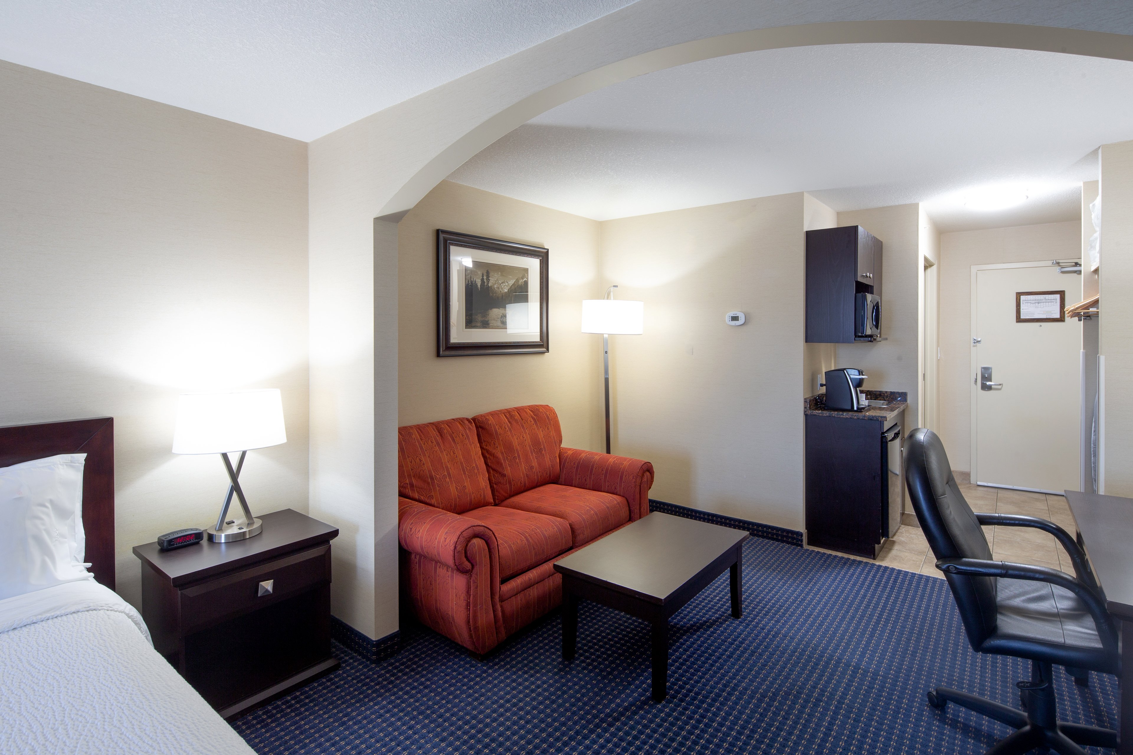 Holiday Inn Express Hotel Suites Edson 30/50