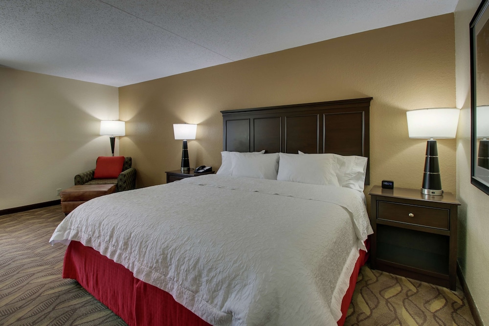 Hampton Inn Lebanon, MO 36/56