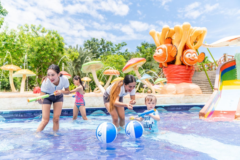 Jpark Island Resort and Waterpark Cebu 32/37