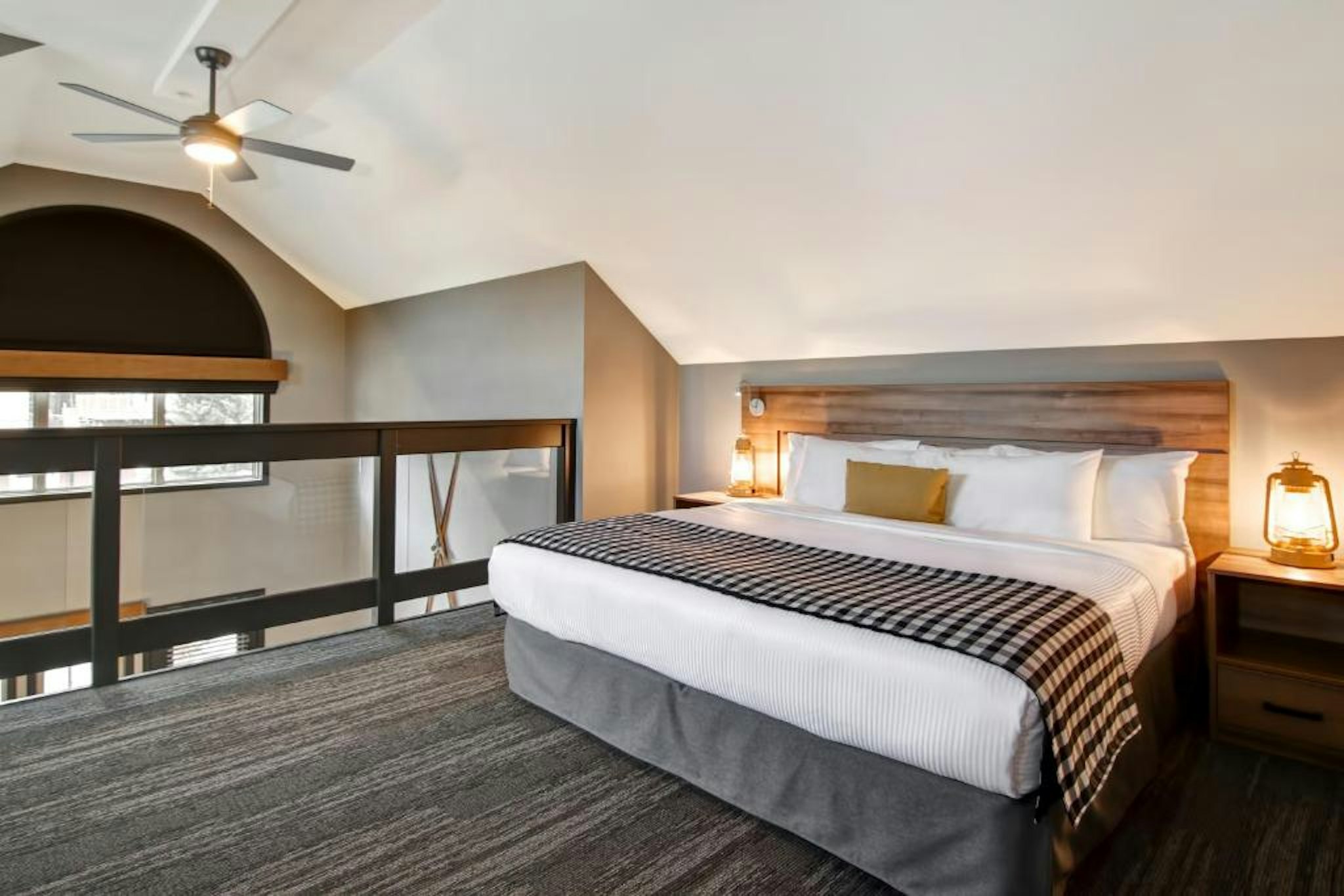 Canalta Lodge Banff 8/24
