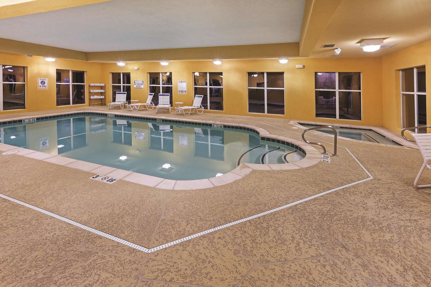 La Quinta Inn & Suites by Wyndham Searcy 19/32