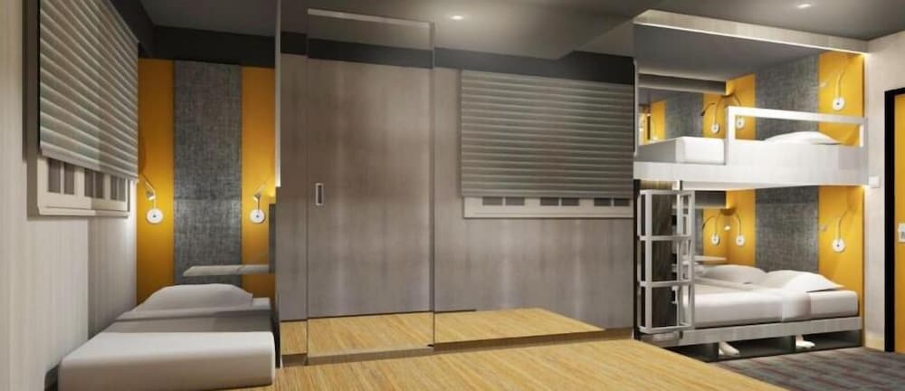 CUBE Family Boutique Capsule Hotel at Chinatown 20/66