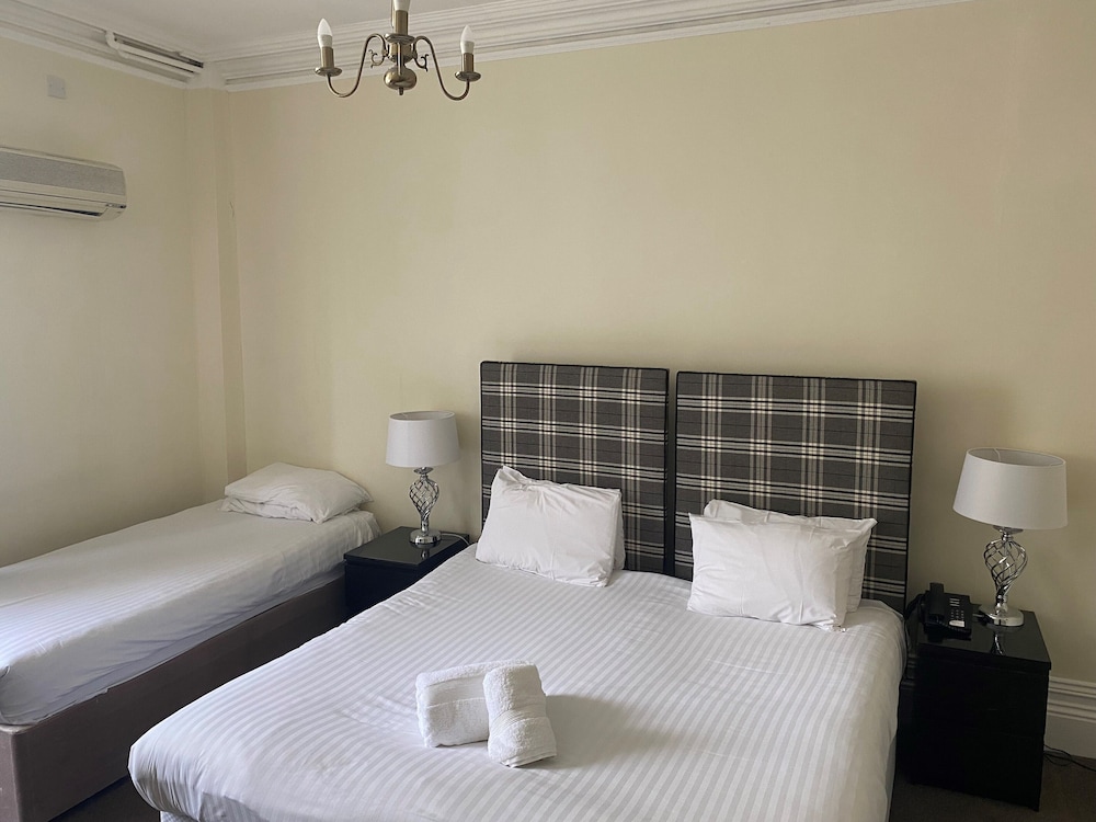 Hollin House Hotel 17/76