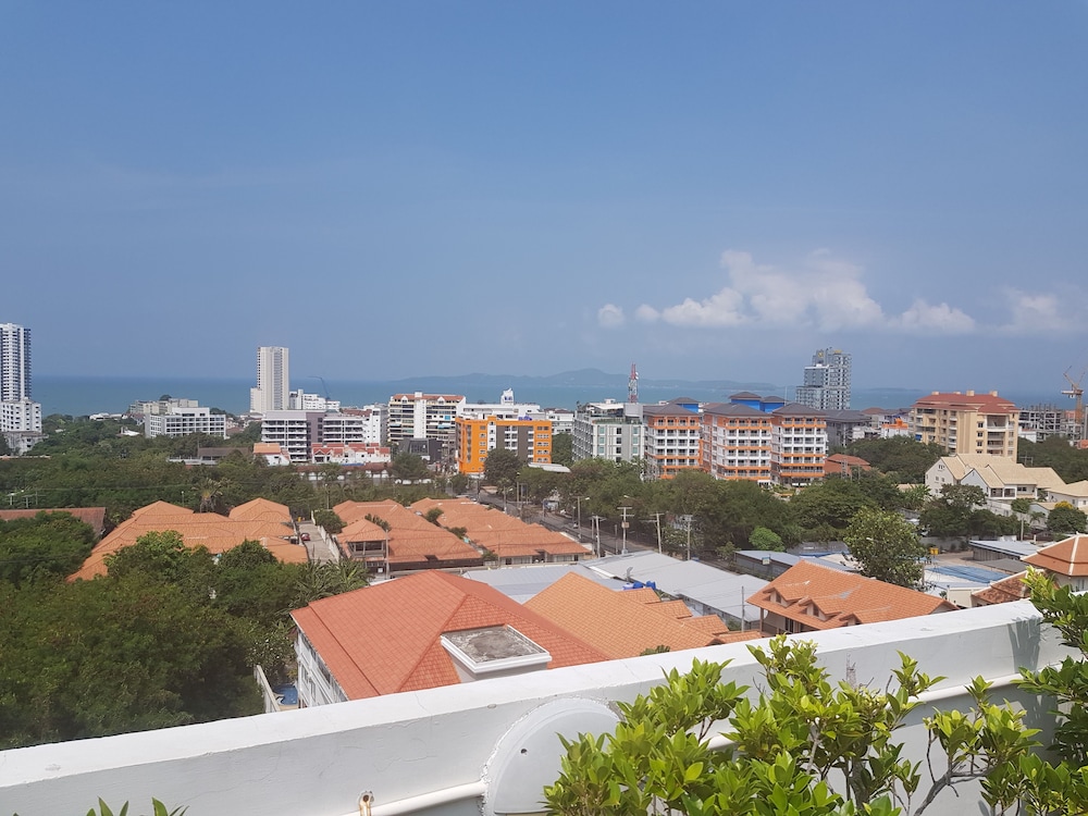 Art On The Hill By Pattaya Sunny Rentals 45/46