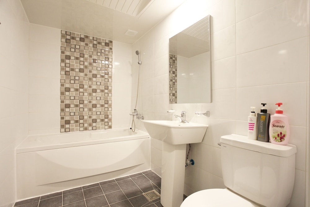 Shine Hotel 45/49