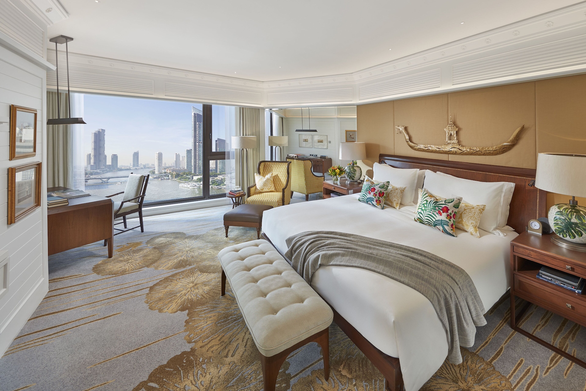 1 BEDROOM, DELUXE, SUITE, KING BED