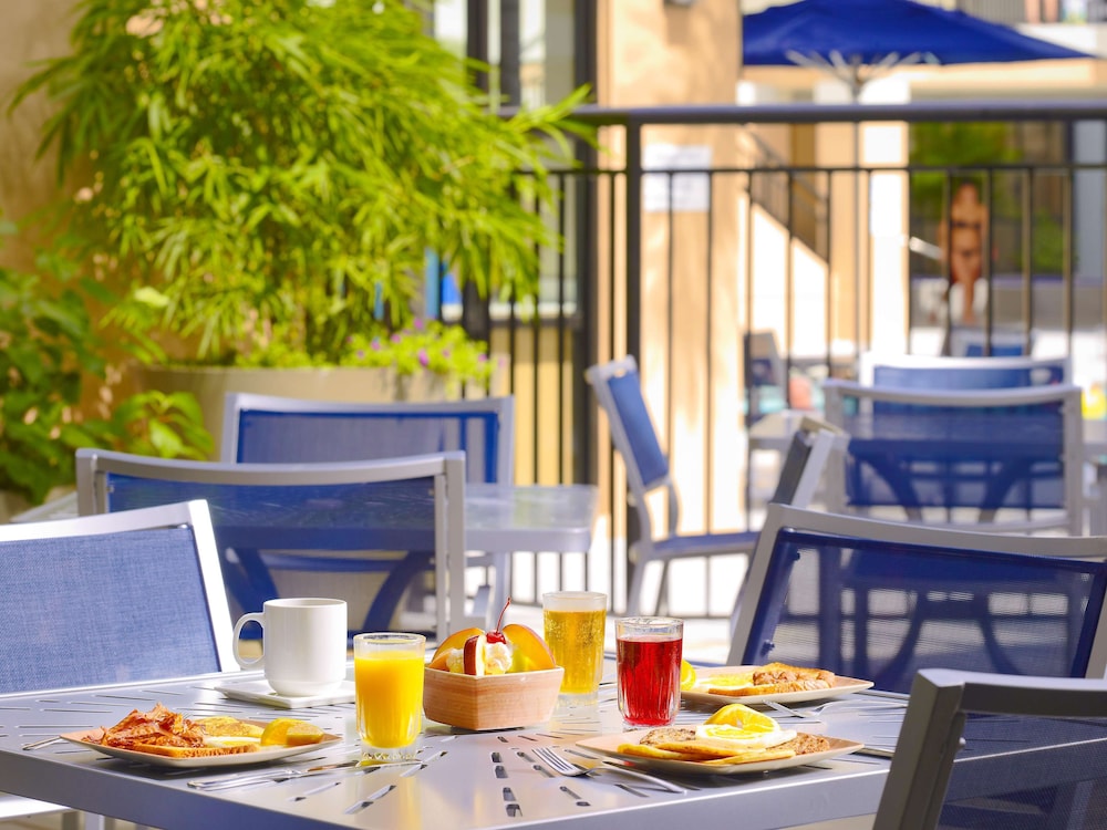 Sonesta ES Suites Orlando International Drive 44/55