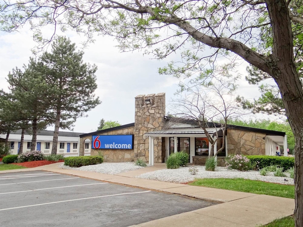 Motel6 Erie, PA photo2