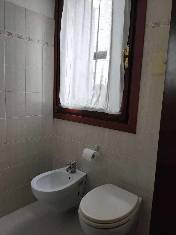 Hotel Villa Sara 48/60