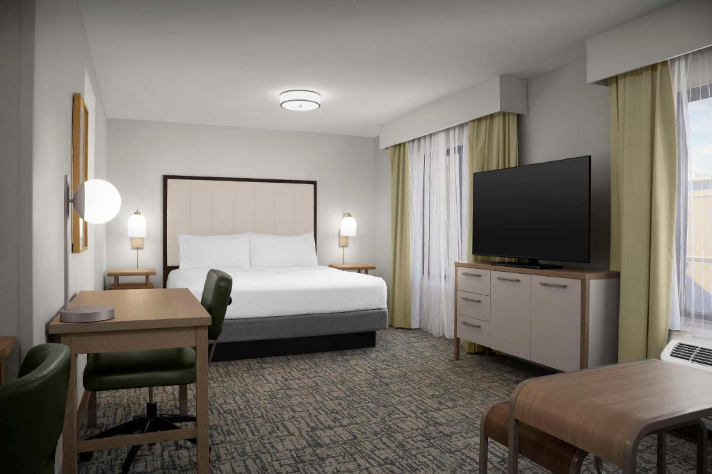Studio, King Bed, Sofa, Accessible