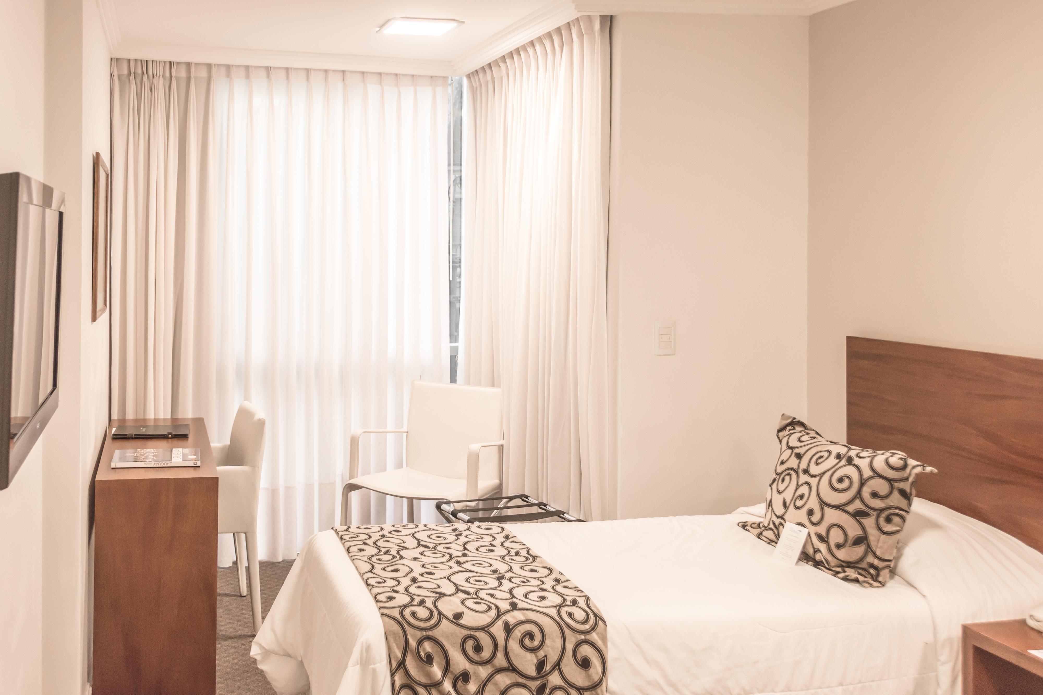 PALM BEACH PLAZA HOTEL 3/39