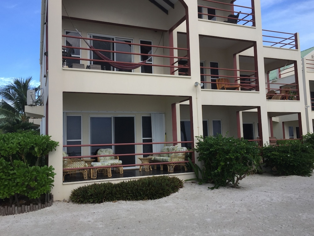 Tres Cocos Resort 2/67