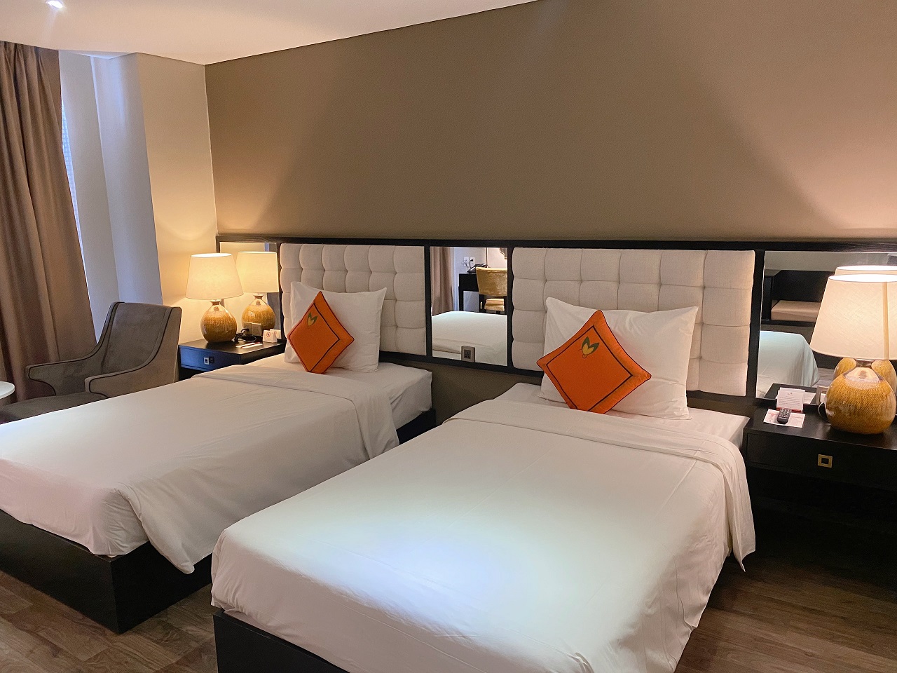 Senior, Deluxe, Twin Beds