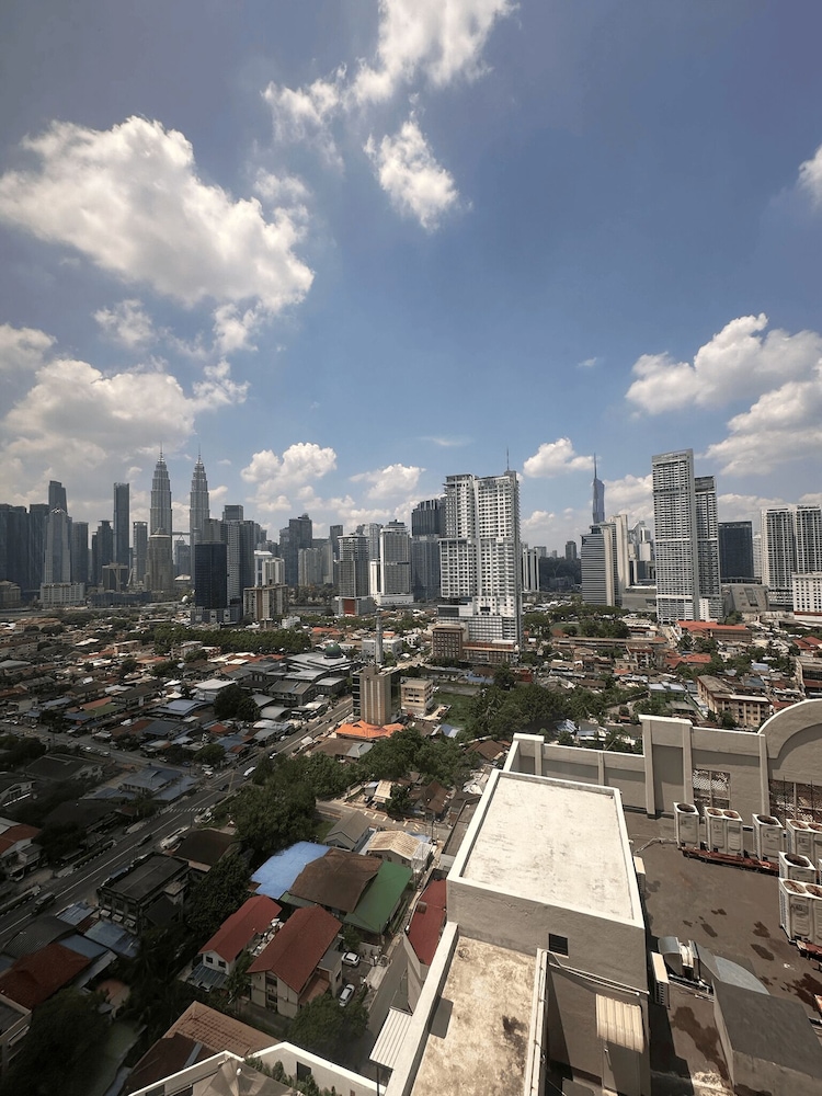 KUALA LUMPUR INTERNATIONAL HOTEL 34/39