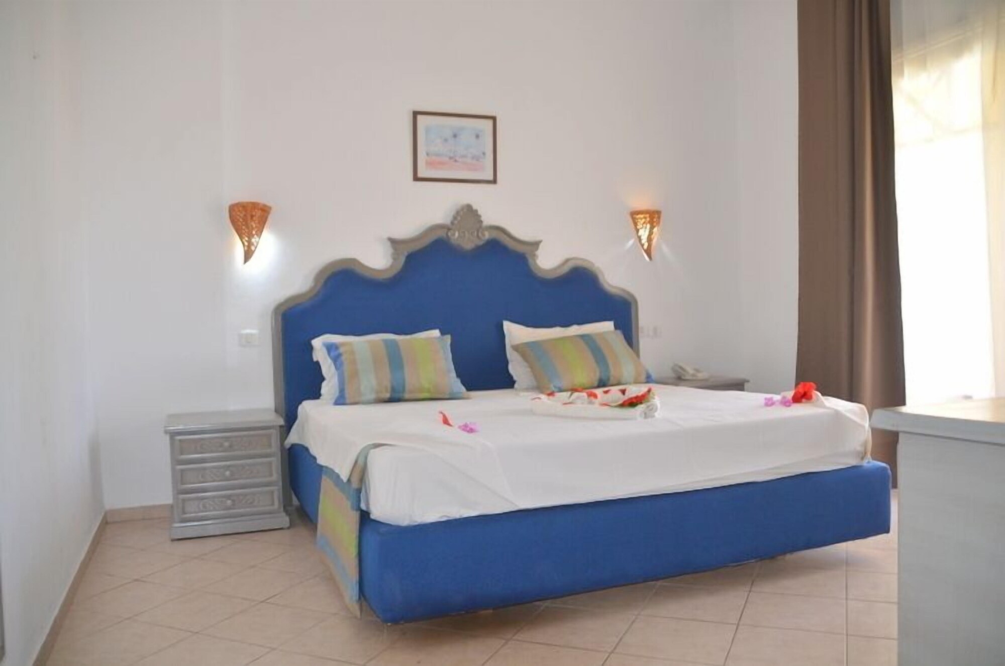 SUITE, 4 BEDS