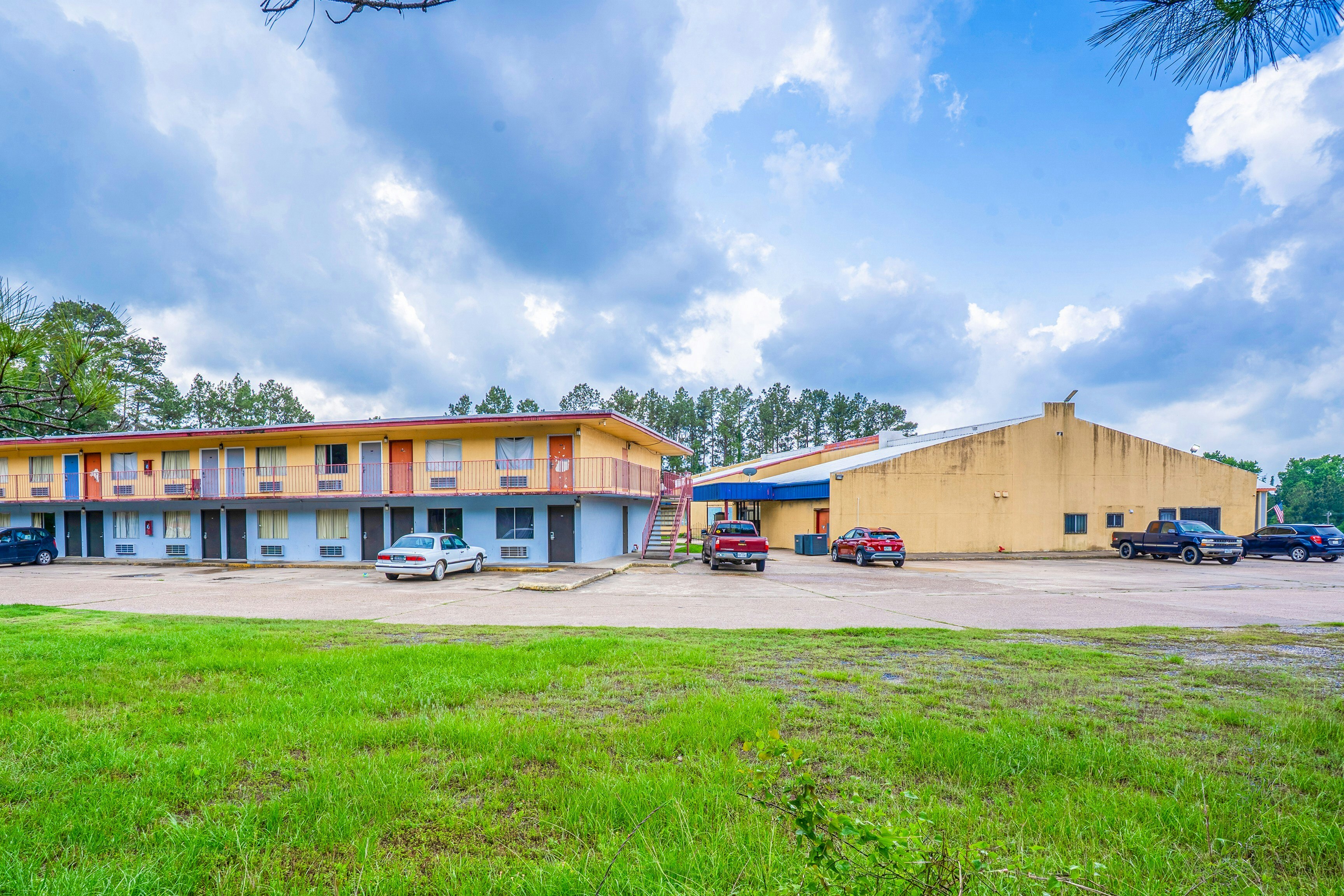 Economy Inn Livingston By OYO TX US 59