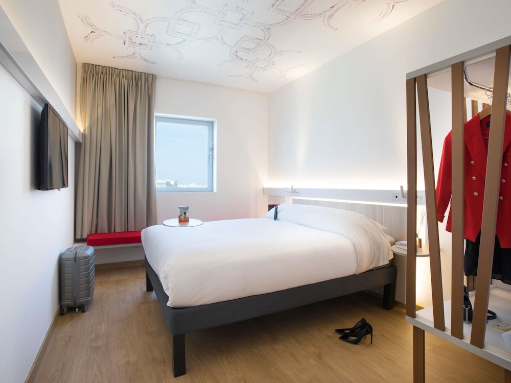 Ibis Casablanca Abdelmoumen 14/69