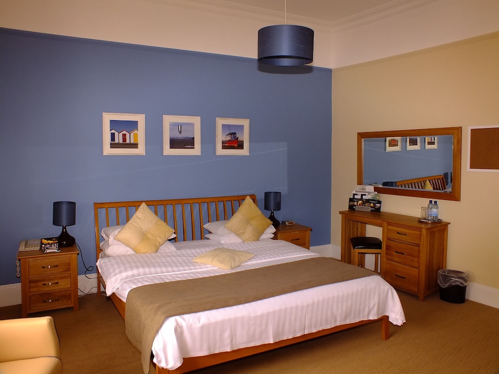 Osborne Hotel 33/77