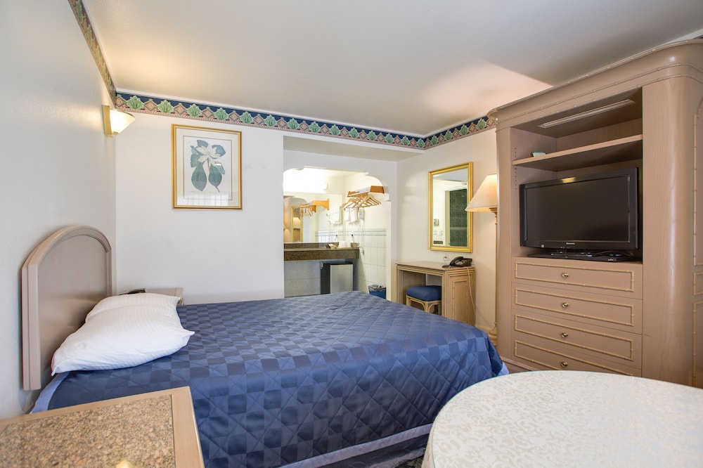 Best Whittier Inn 32/53