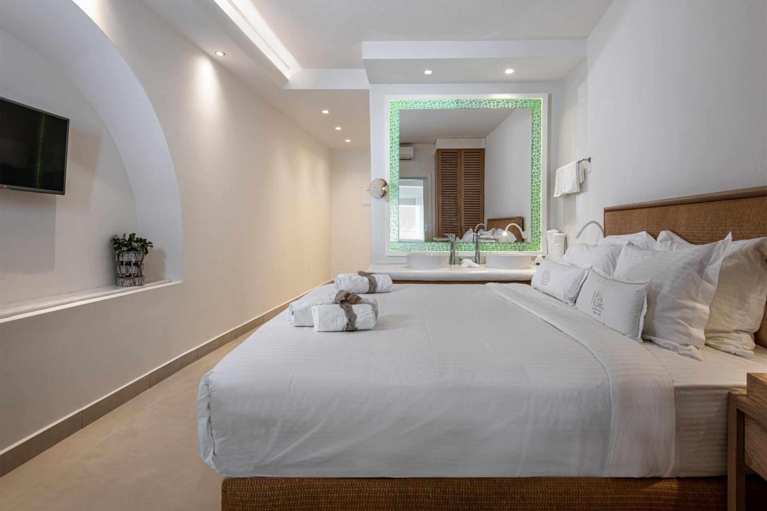 Grand, Suite, Sea View, Shared Pool