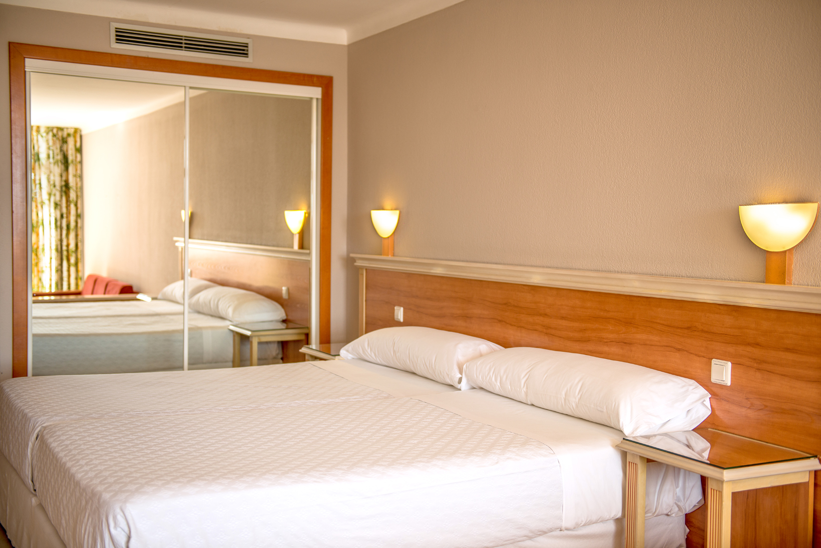 STANDARD, DOUBLE OR TWIN BED