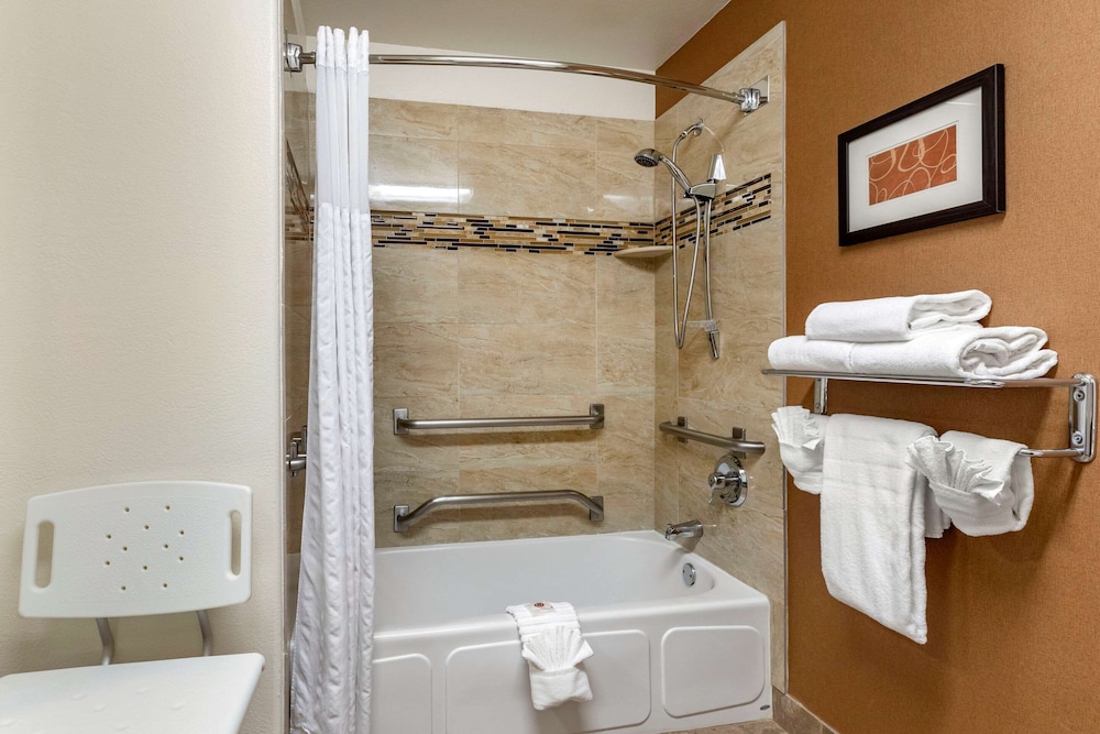 Comfort Suites At Evergreen Parkway 8/48