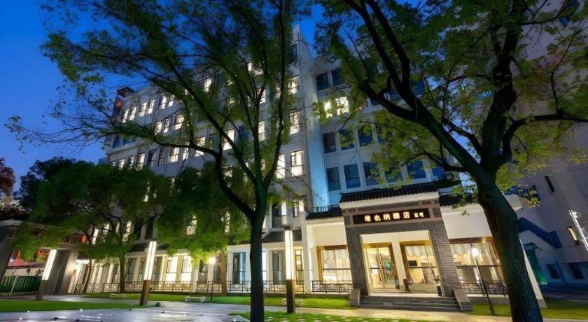 Vienna Hotel (Wuhan Jiangang Metro Station) 7/59