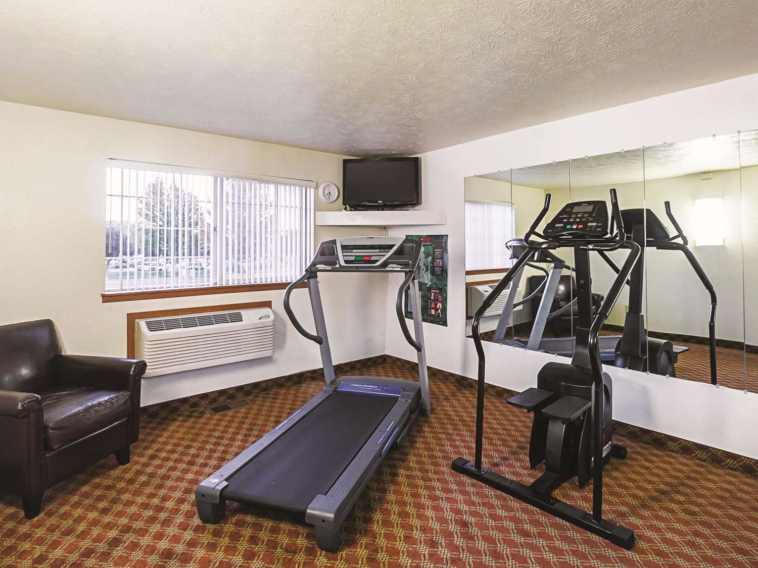 La Quinta Inn & Suites by Wyndham Woodburn 13/22