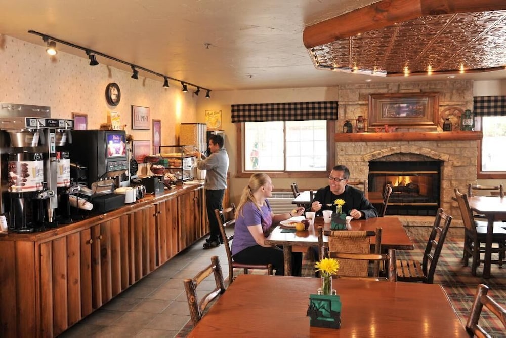 Stoney Creek Inn Galena 51/59