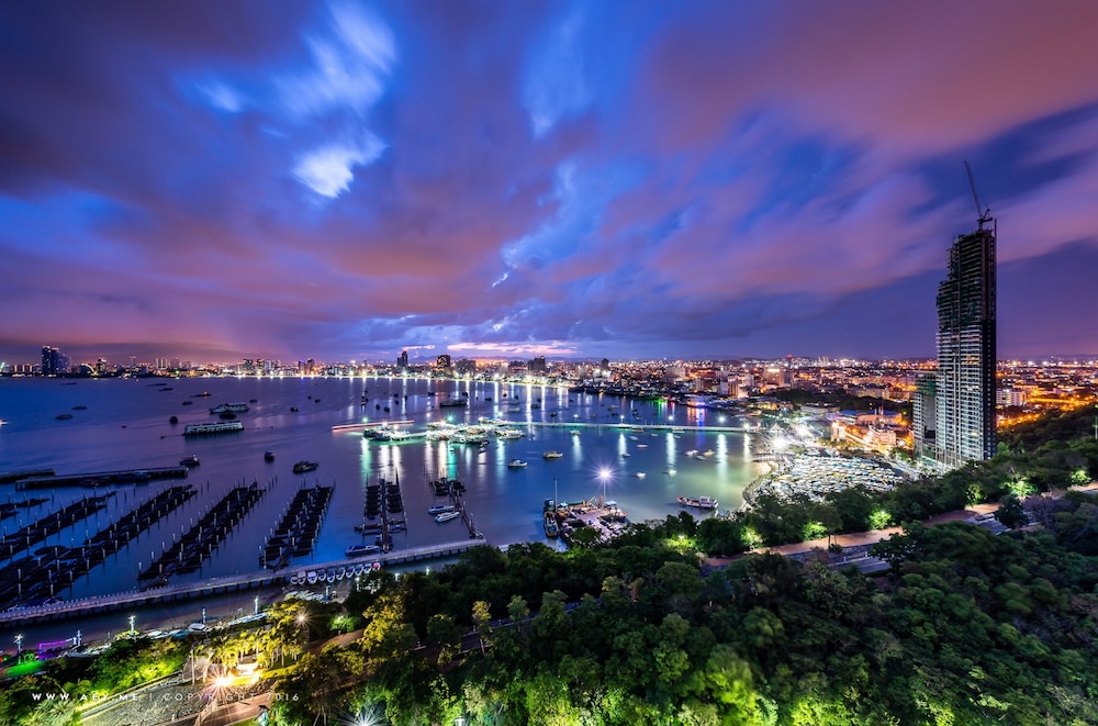 Punyapha Place Pattaya Beach 65/69