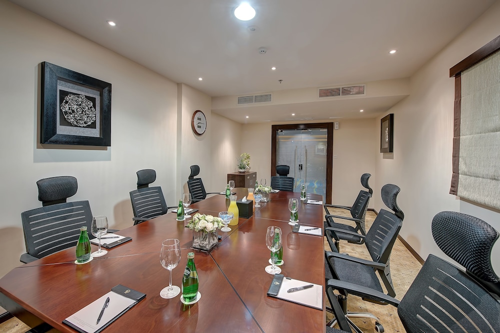 Omega Hotel Dubai 37/49