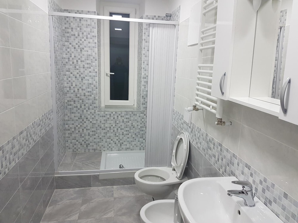 SERAFINO HOTEL 23/25