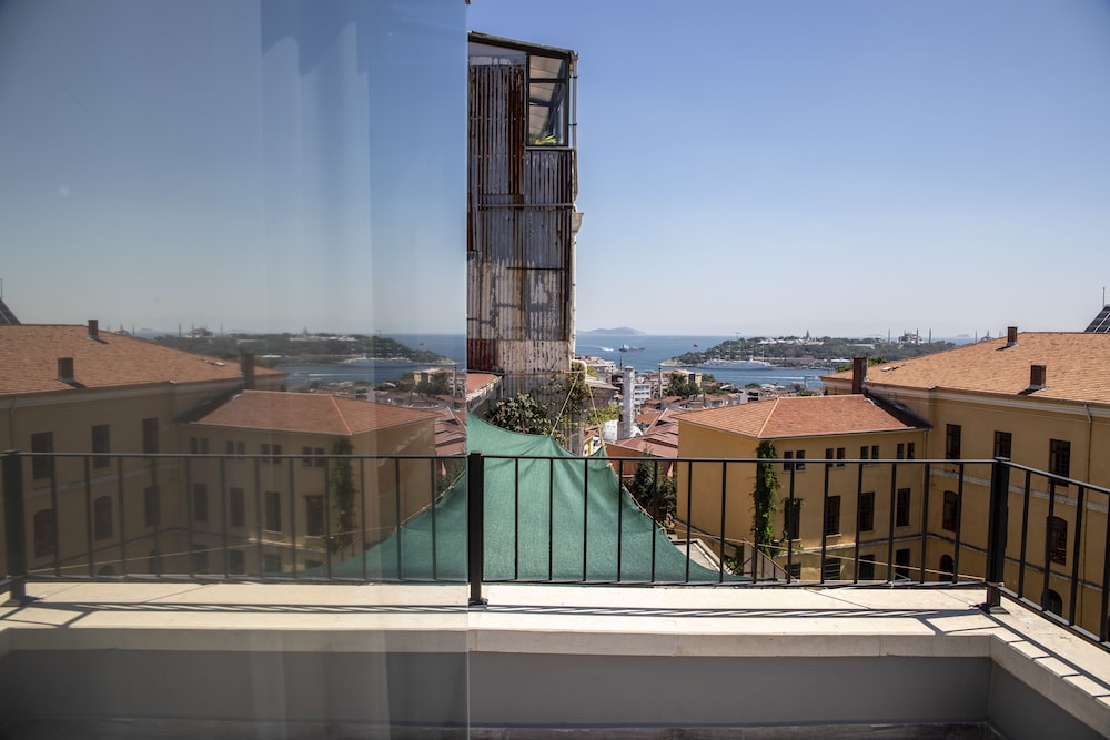 Royal Taksim Suites 43/50