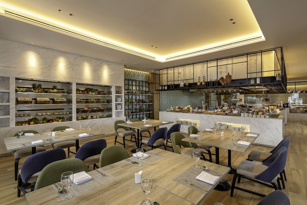 Courtyard by Marriott Phuket Town 38/40