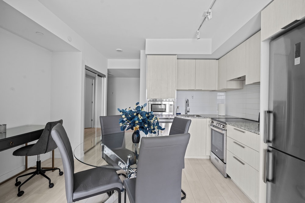 Teahouse Condos in Downtown Toronto 34/50
